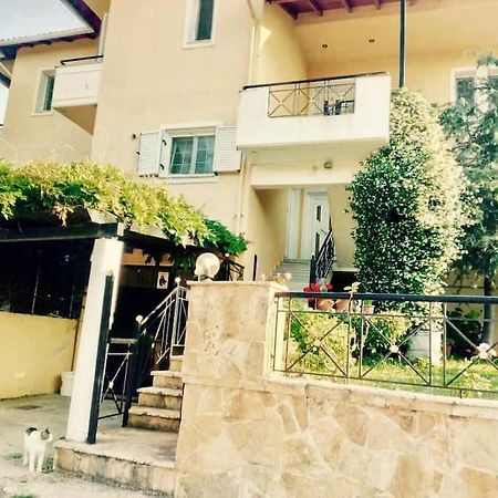 伊古迈尼察Διαμέρισμα Στην Περιοχή Εθνικής Αντίστασης公寓 外观 照片